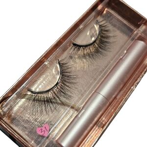 Magnetic Lashes - Storage Box, Set Of Lashes, and Magnetic Liner
